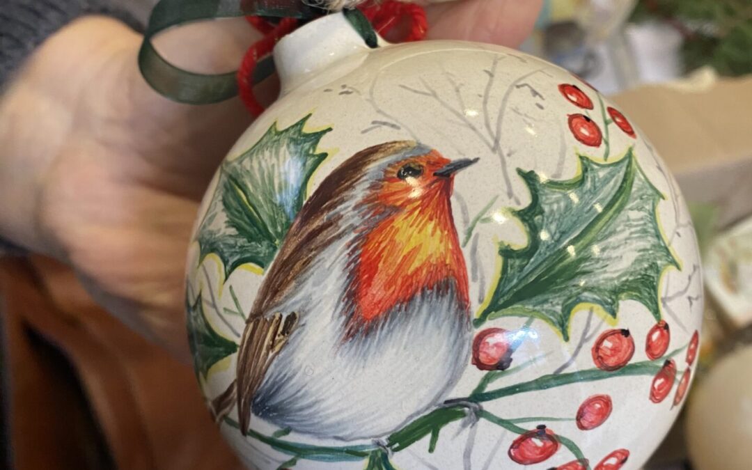 Nel 2024 Il Cespuglio omaggia i donatori dell’azienda Lenze con delle opere natalizie realizzate dall’artista Adelaide Leone